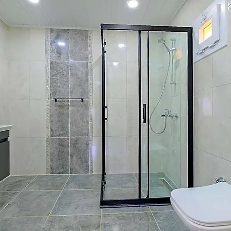 Goldlion Hotell 3*