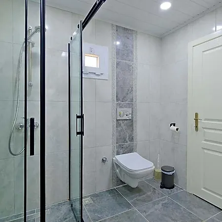 Goldlion Hotell 3*